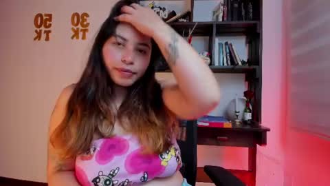 Snapshot of violett_red chatting on June 17, 3:53 am Violeta online show from June 17, 3:53 am