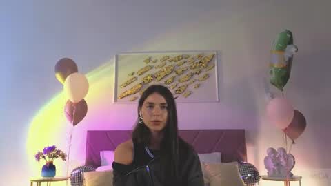 Snapshot of violetta_finch chatting on June 23, 10:46 am violetta_finch online show from June 23, 10:46 am