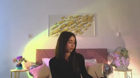 Snapshot of violetta_finch chatting on June 29, 10:26 am violetta_finch online show from June 29, 10:26 am
