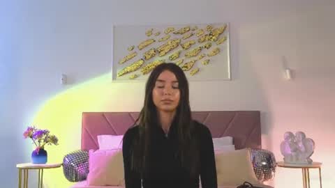 Snapshot of violetta_finch chatting on July 7, 10:52 am violetta_finch online show from July 7, 10:52 am