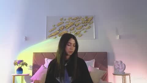 Snapshot of violetta_finch chatting on July 15, 1:16 pm violetta_finch online show from July 15, 1:16 pm