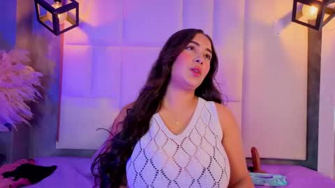 Snapshot of violetta_rose_ chatting on June 7, 12:26 am violetta online show from June 7, 12:26 am
