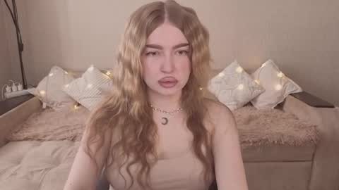 ViolettaOtis online show from April 3, 11:19 am