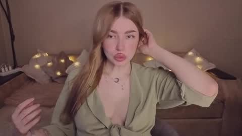 ViolettaOtis online show from April 9, 3:06 pm