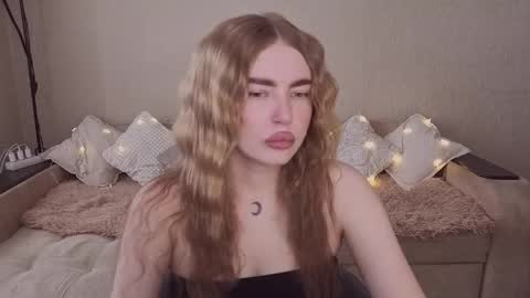 Snapshot of violettaotis chatting on April 21, 12:33 pm ViolettaOtis online show from April 21, 12:33 pm