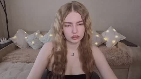 Snapshot of violettaotis chatting on April 27, 12:47 pm ViolettaOtis online show from April 27, 12:47 pm
