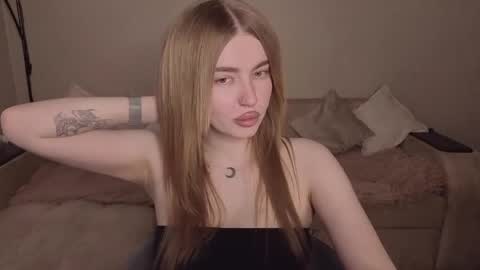 Snapshot of violettaotis chatting on May 9, 3:17 pm ViolettaOtis online show from May 9, 3:17 pm