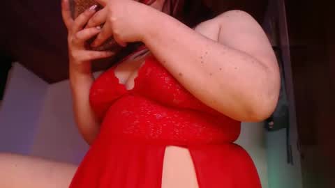 Snapshot of violettasexycam chatting on December 18, 5:04 am violetafetish online show from December 18, 5:04 am