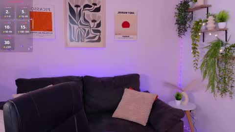 Snapshot of violettcastel chatting on April 20, 7:26 pm Violett Castel online show from April 20, 7:26 pm