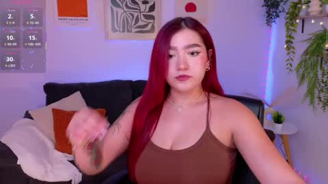 Snapshot of violettcastel chatting on April 22, 7:59 pm Violett Castel online show from April 22, 7:59 pm