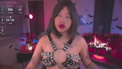 Snapshot of violette_clerk1 chatting on October 25, 5:08 pm JULIE UWU online show from October 25, 5:08 pm