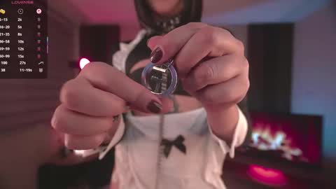 Snapshot of violette_clerk1 chatting on November 3, 6:53 pm JULIE UWU online show from November 3, 6:53 pm