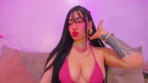 Snapshot of violette_laurent chatting on July 11, 1:08 am violette_laurent online show from July 11, 1:08 am