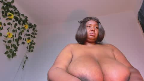 Snapshot of violette_plus chatting on May 1, 4:06 am Call me valeria online show from May 1, 4:06 am