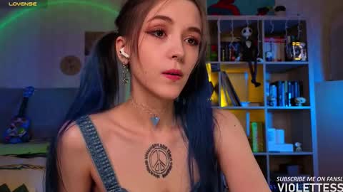 Snapshot of violettesss chatting on February 19, 2:13 pm Vi Best on my Fansly online show from February 19, 2:13 pm