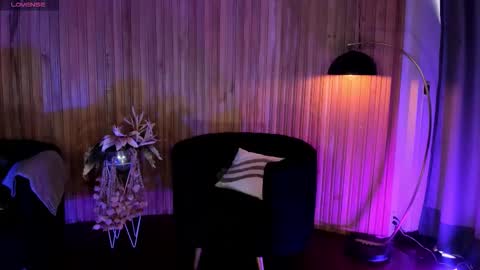 Violett  online show from November 11, 6:41 pm