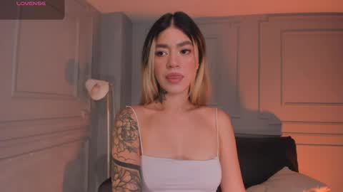 Violett  online show from April 15, 9:27 am