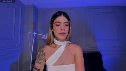 Snapshot of violetthansson chatting on April 18, 9:57 am Violett online show from April 18, 9:57 am
