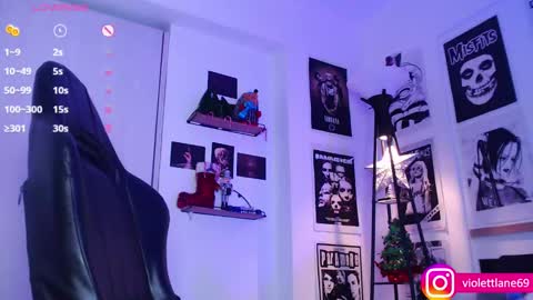 Snapshot of violettlane chatting on December 18, 12:43 am Violeta online show from December 18, 12:43 am