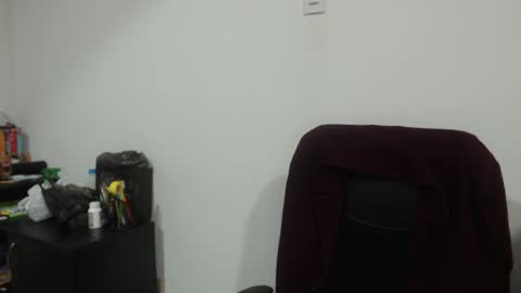 Snapshot of violettouse chatting on April 30, 7:04 am Jhon online show from April 30, 7:04 am