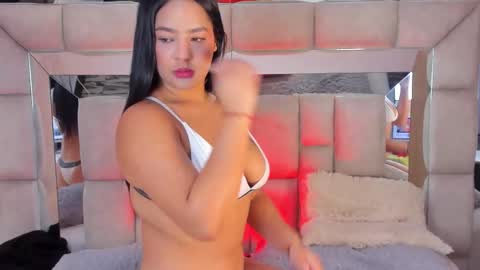 Snapshot of violetwillians chatting on March 11, 8:59 pm VIOLET online show from March 11, 8:59 pm