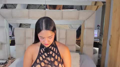 Snapshot of violetwillians chatting on March 13, 7:31 pm VIOLET online show from March 13, 7:31 pm