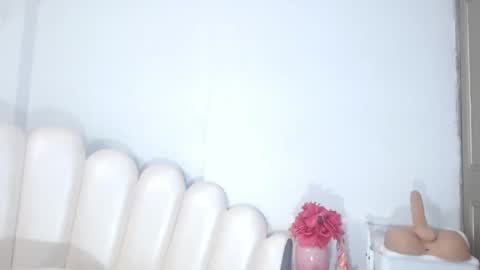 violetxia_ online show from May 13, 6:33 am
