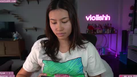 Snapshot of violishh chatting on February 15, 7:50 pm follow me on twitter violishh and ig violishh online show from February 15, 7:50 pm