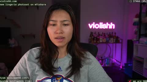 Snapshot of violishh chatting on February 21, 2:50 am follow me on twitter violishh and ig violishh online show from February 21, 2:50 am