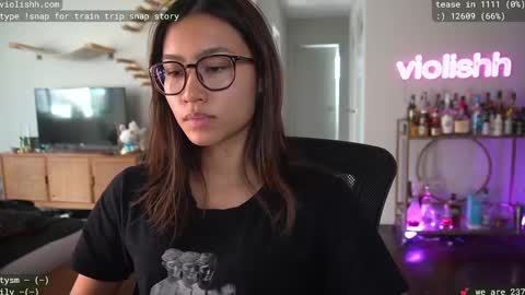 Snapshot of violishh chatting on February 28, 9:23 pm follow me on twitter violishh and ig violishh online show from February 28, 9:23 pm