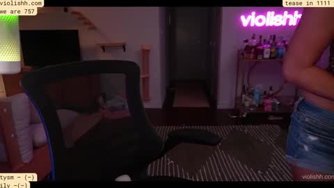 Snapshot of violishh chatting on September 13, 1:16 am follow me on twitter violishh and ig violishh online show from September 13, 1:16 am