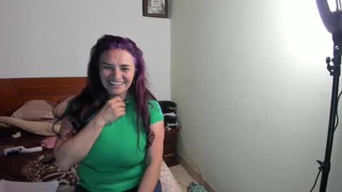 violleeet_ online show from December 16, 5:12 am