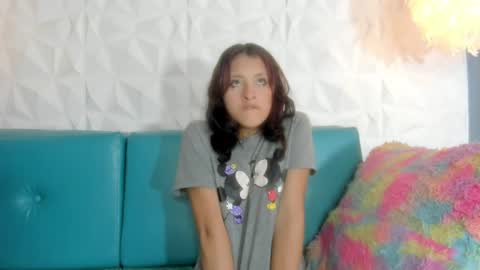 Snapshot of viollet_saens chatting on May 22, 7:52 pm viollet_saens online show from May 22, 7:52 pm