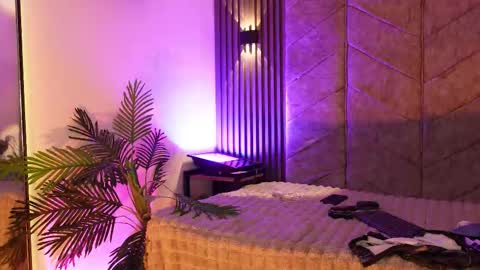 viollettebylyly online show from March 14, 12:43 pm