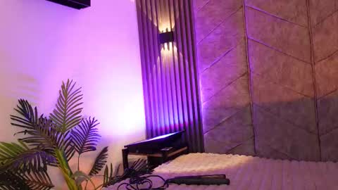 viollettebylyly online show from March 17, 12:41 pm