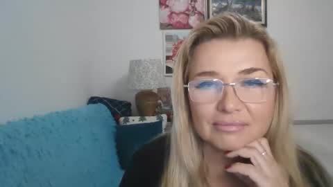 Snapshot of vionerra chatting on November 15, 11:32 pm Vionerra online show from November 15, 11:32 pm