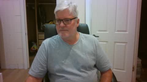 Snapshot of viper654321 chatting on May 11, 7:25 am viper654321 online show from May 11, 7:25 am