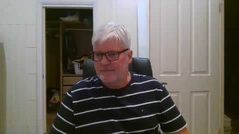 Snapshot of viper654321 chatting on May 14, 7:59 am viper654321 online show from May 14, 7:59 am