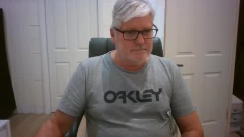 Snapshot of viper654321 chatting on June 8, 7:53 am viper654321 online show from June 8, 7:53 am