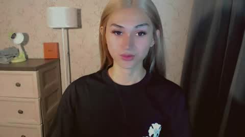 Pearl online show from December 3, 10:46 am