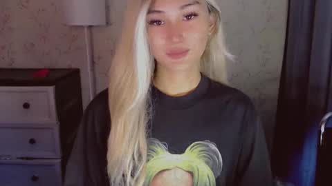 Pearl online show from March 25, 2:39 am