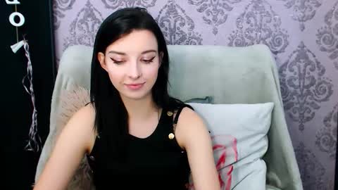 VirginLuna online show from November 20, 8:30 pm