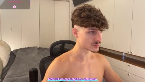 vitoraugustoxxx online show from December 19, 12:23 pm