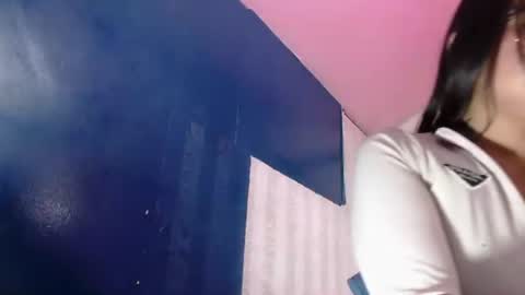 Snapshot of vitoria23_ chatting on June 10, 2:27 pm victoria 3 online show from June 10, 2:27 pm