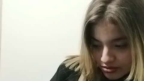 Snapshot of vitto_petite chatting on July 6, 2:30 am Vitto Petite online show from July 6, 2:30 am