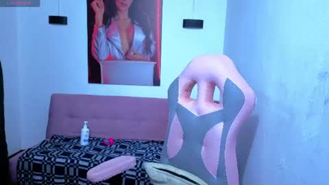 Snapshot of vittoria_lombardi07 chatting on July 21, 11:01 am VITTORIA online show from July 21, 11:01 am