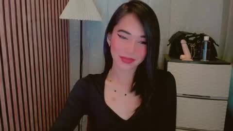 Snapshot of vivahotbabessandra chatting on May 8, 12:27 am SANDRA GOING YOU online show from May 8, 12:27 am