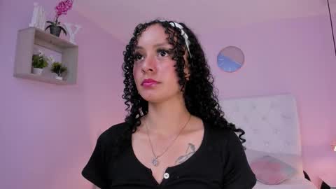 Vivi online show from December 17, 3:34 am