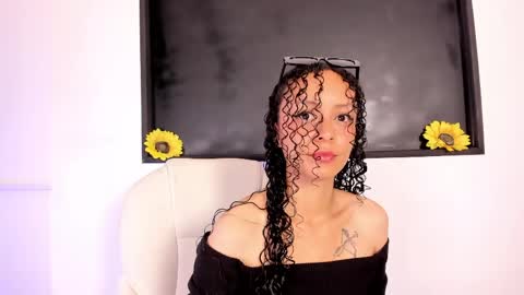 Vivi online show from April 12, 4:28 am