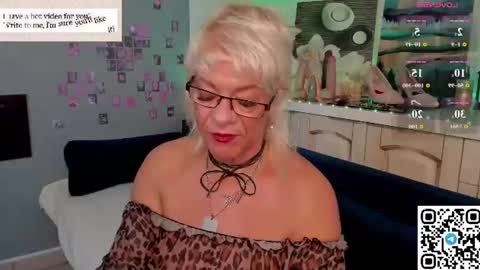 Snapshot of vivian_griffin chatting on June 28, 1:11 am Vivian GTM 2 300-1045 online show from June 28, 1:11 am